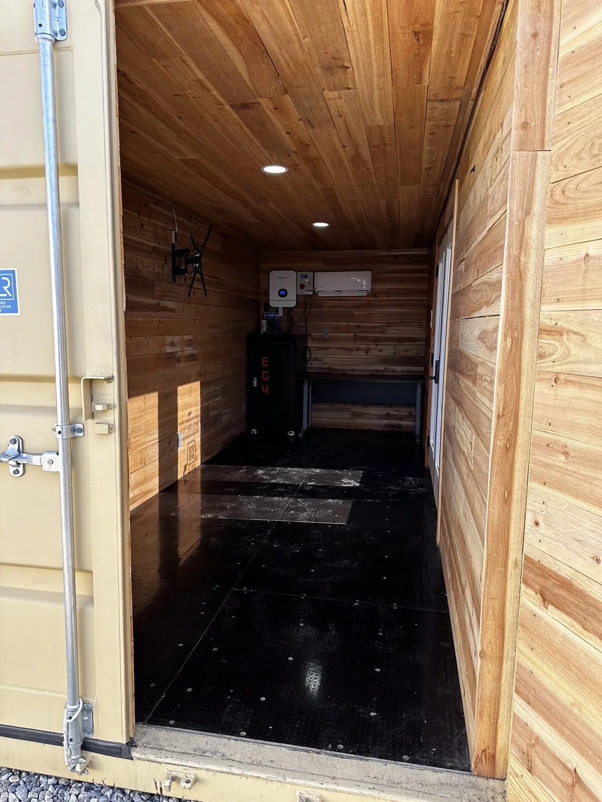 Contenedor de 20 pies Oficina Solar Off Grid - Imagen 4